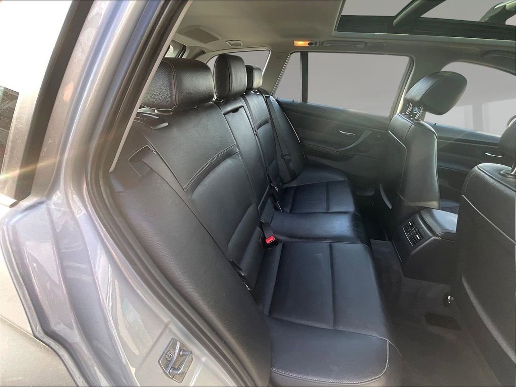 Used 2011 BMW 328i xDrive Wagon AWD/4WD image 23