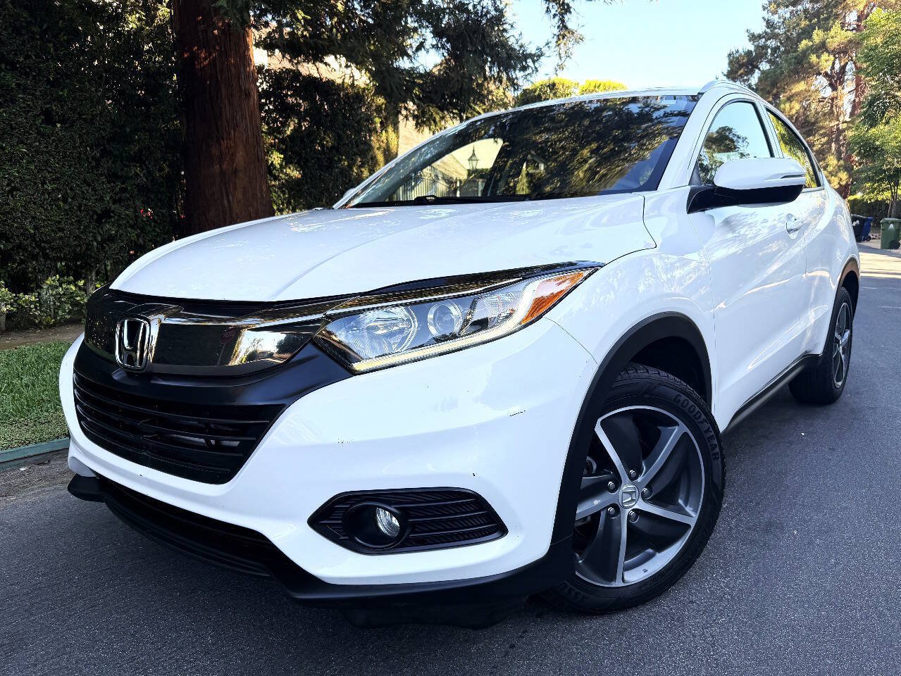 Used 2021 Honda HR-V EX image 2