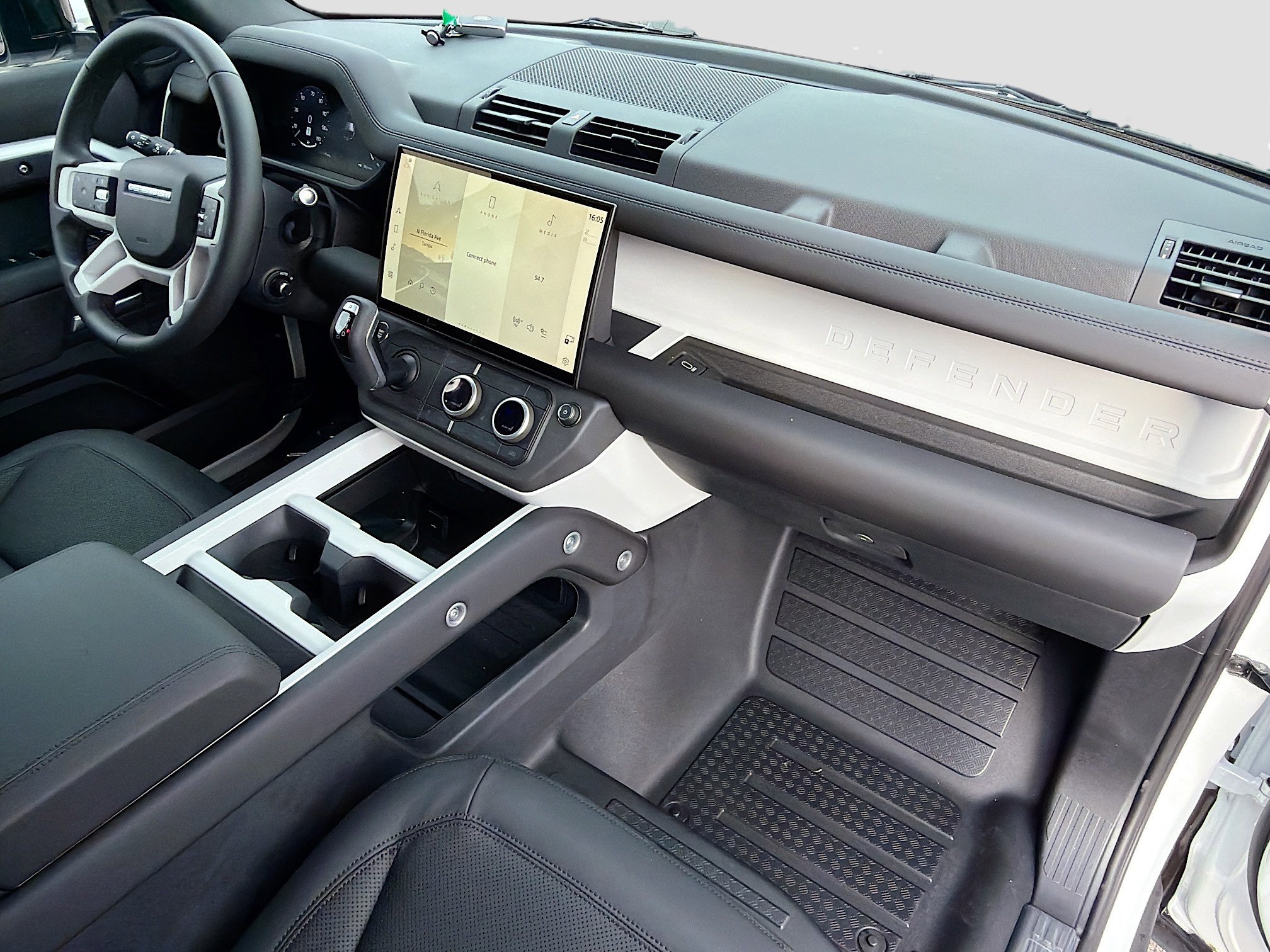 New 2026 Land Rover Defender 110 X-Dynamic SE image 12