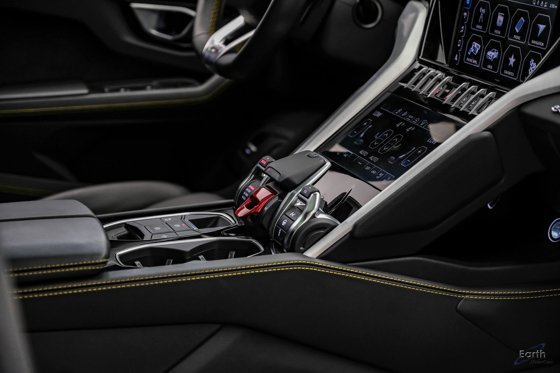 Used 2022 Lamborghini Urus AWD/4WD image 59