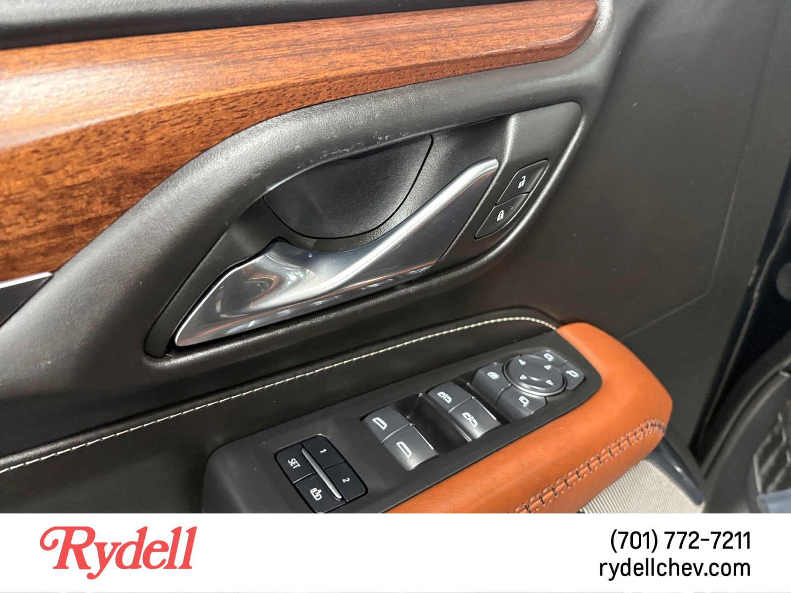 Used 2024 GMC Yukon XL Denali Ultimate image 11