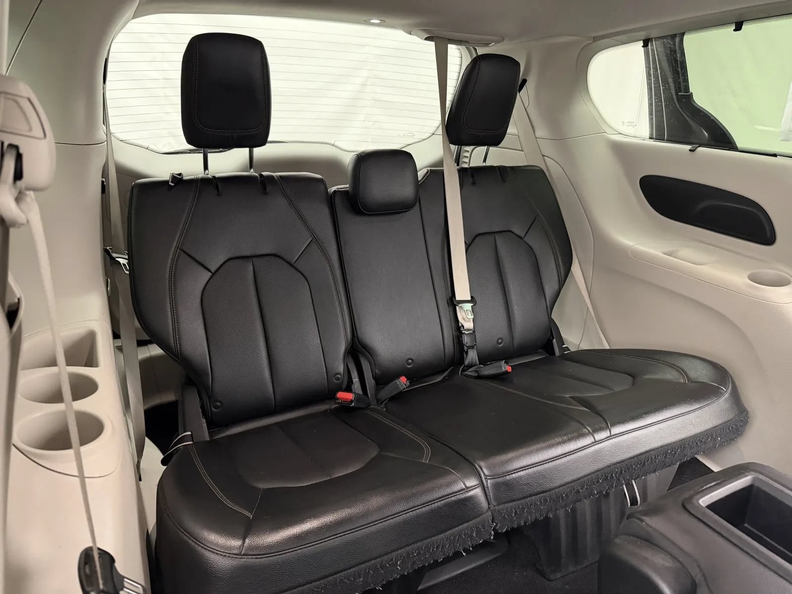 Used 2019 Chrysler Pacifica Touring-L FWD image 32