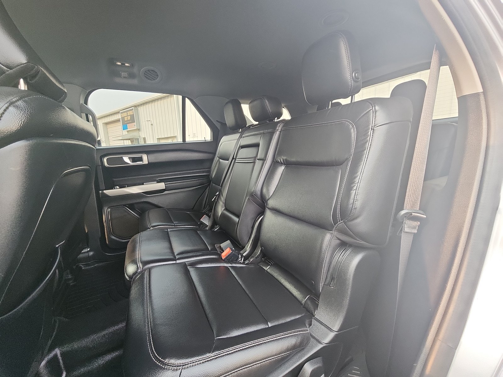 Used 2020 Ford Explorer XLT w/ Equipment Group 202A AWD/4WD image 22