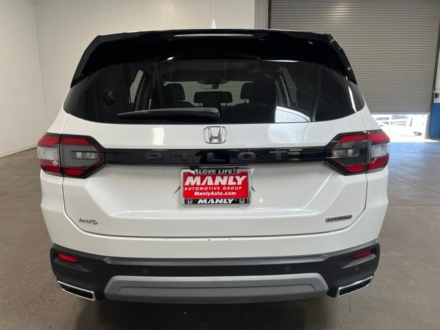 Used 2024 Honda Pilot Touring image 4