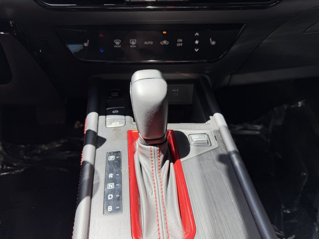 Used 2025 Nissan Kicks SR w/ SR Premium Package AWD/4WD image 25
