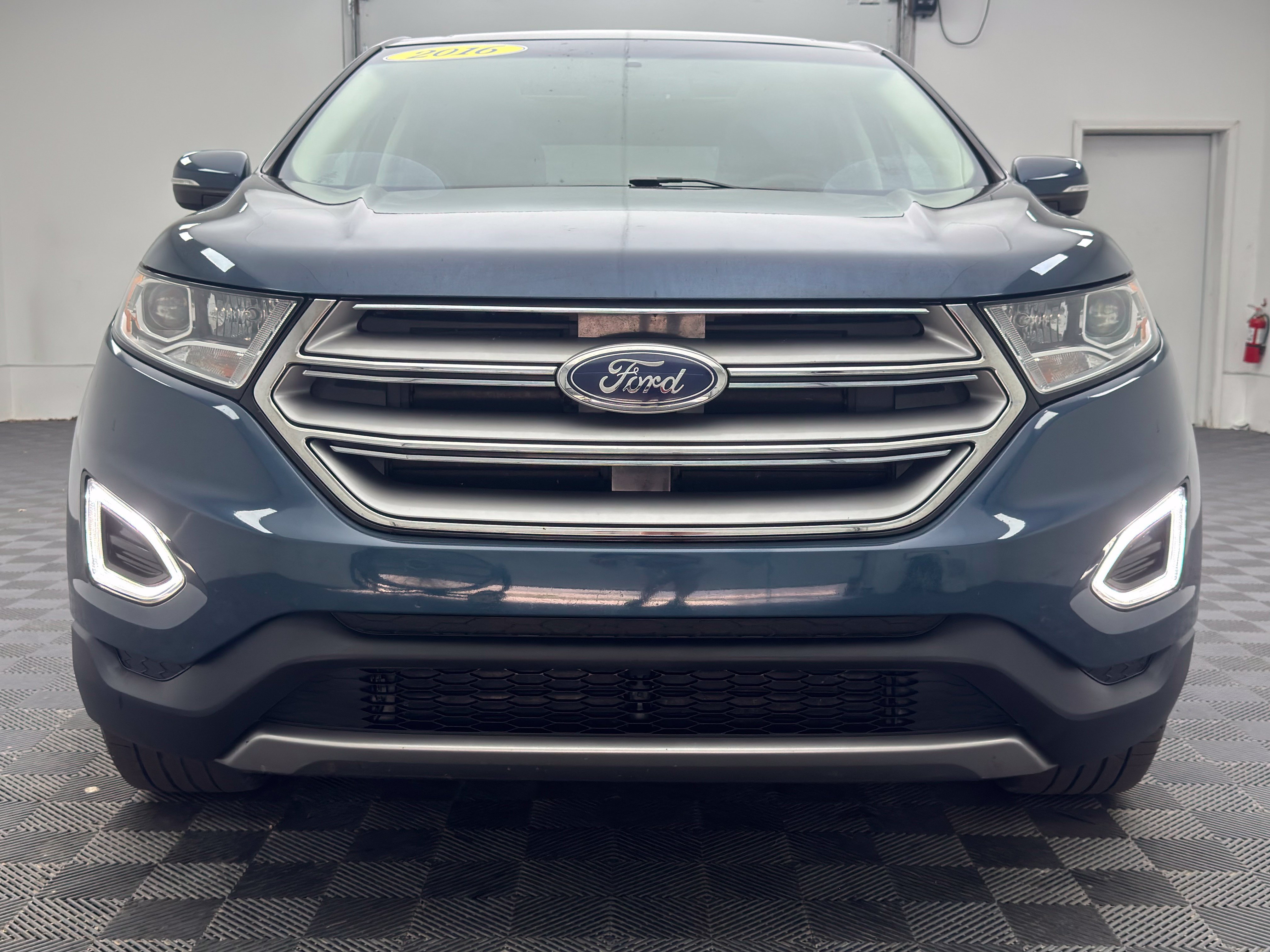Used 2016 Ford Edge Titanium w/ Equipment Group 301A AWD/4WD image 15