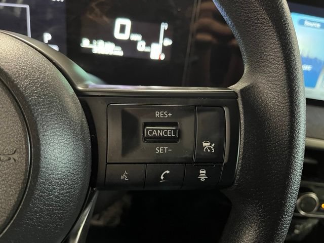 Used 2025 Nissan Kicks SV AWD/4WD image 23