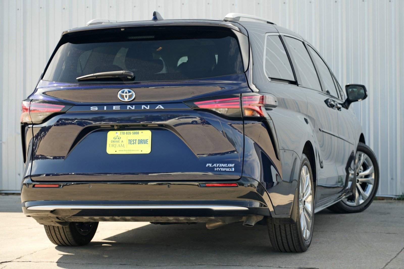 Used 2024 Toyota Sienna Platinum image 5