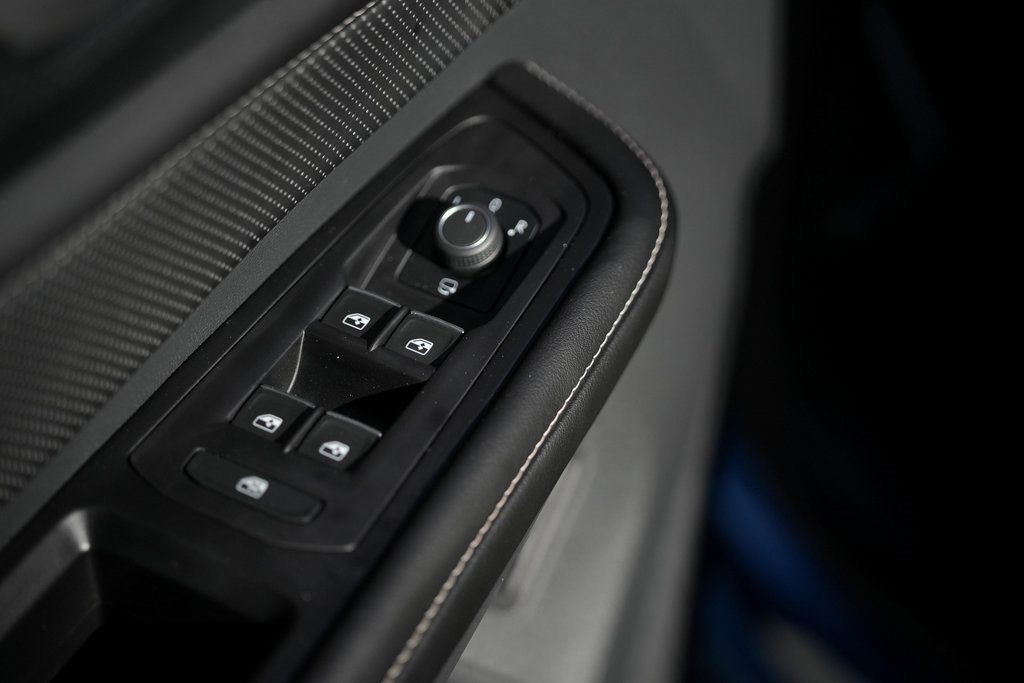 Used 2024 Volkswagen Atlas Cross Sport SEL Premium R-Line image 29