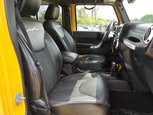 Used 2015 Jeep Wrangler Unlimited Sahara image 17