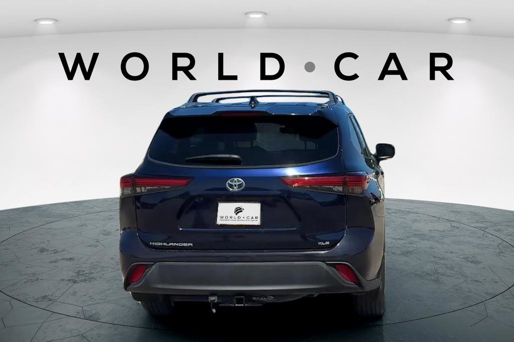 Used 2021 Toyota Highlander XLE FWD image 7
