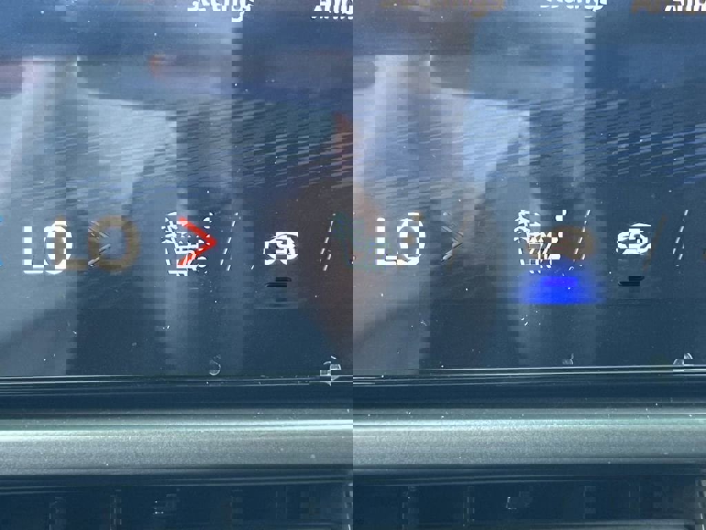 New 2025 Chevrolet Equinox EV RS image 17