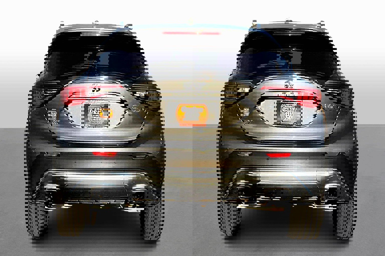 Used 2017 INFINITI QX30 Premium w/ Navigation Package image 4