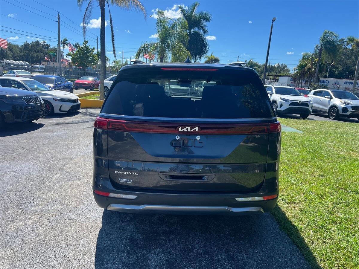 Used 2023 Kia Carnival SX Prestige FWD image 6