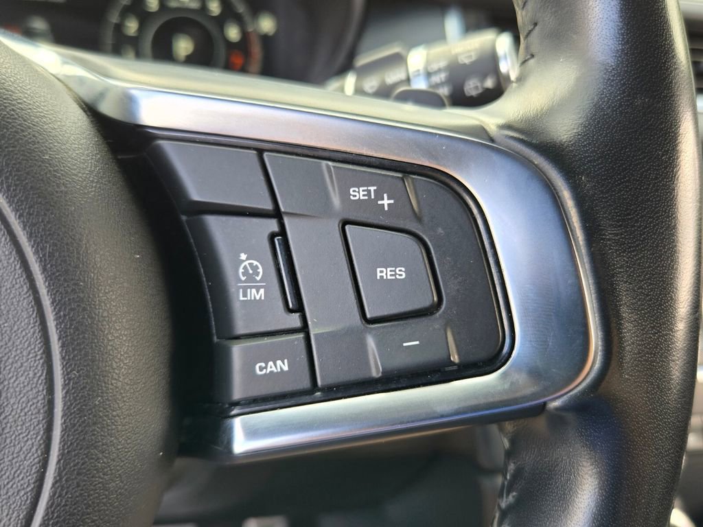 Used 2020 Jaguar E-PACE R-Dynamic S image 24