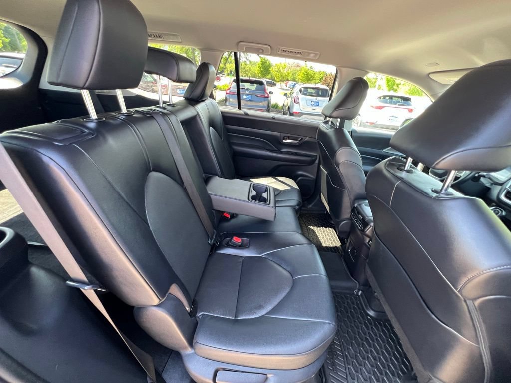 Used 2024 Toyota Grand Highlander AWD image 28