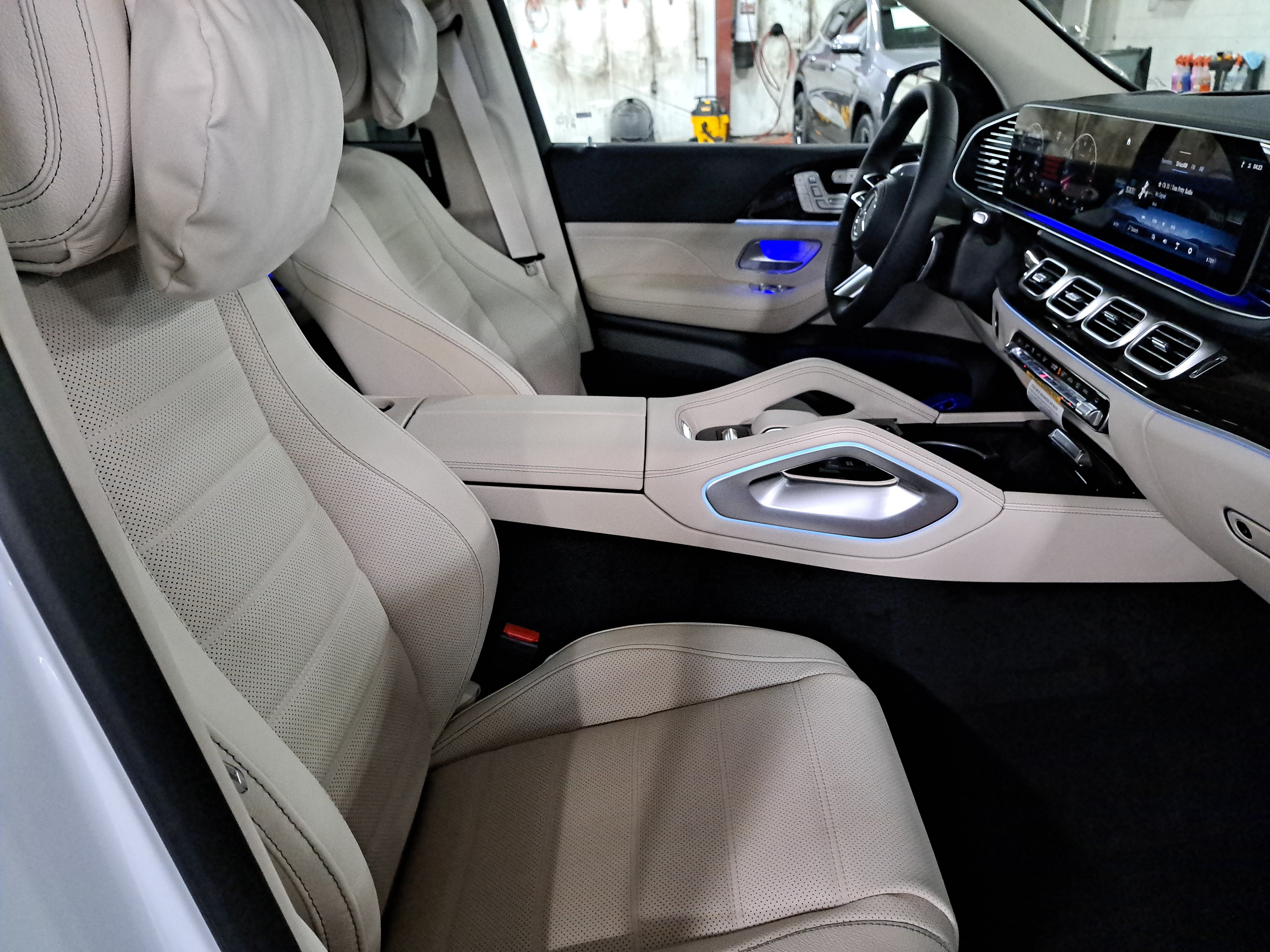 New 2026 Mercedes-Benz GLS 450 4MATIC image 10