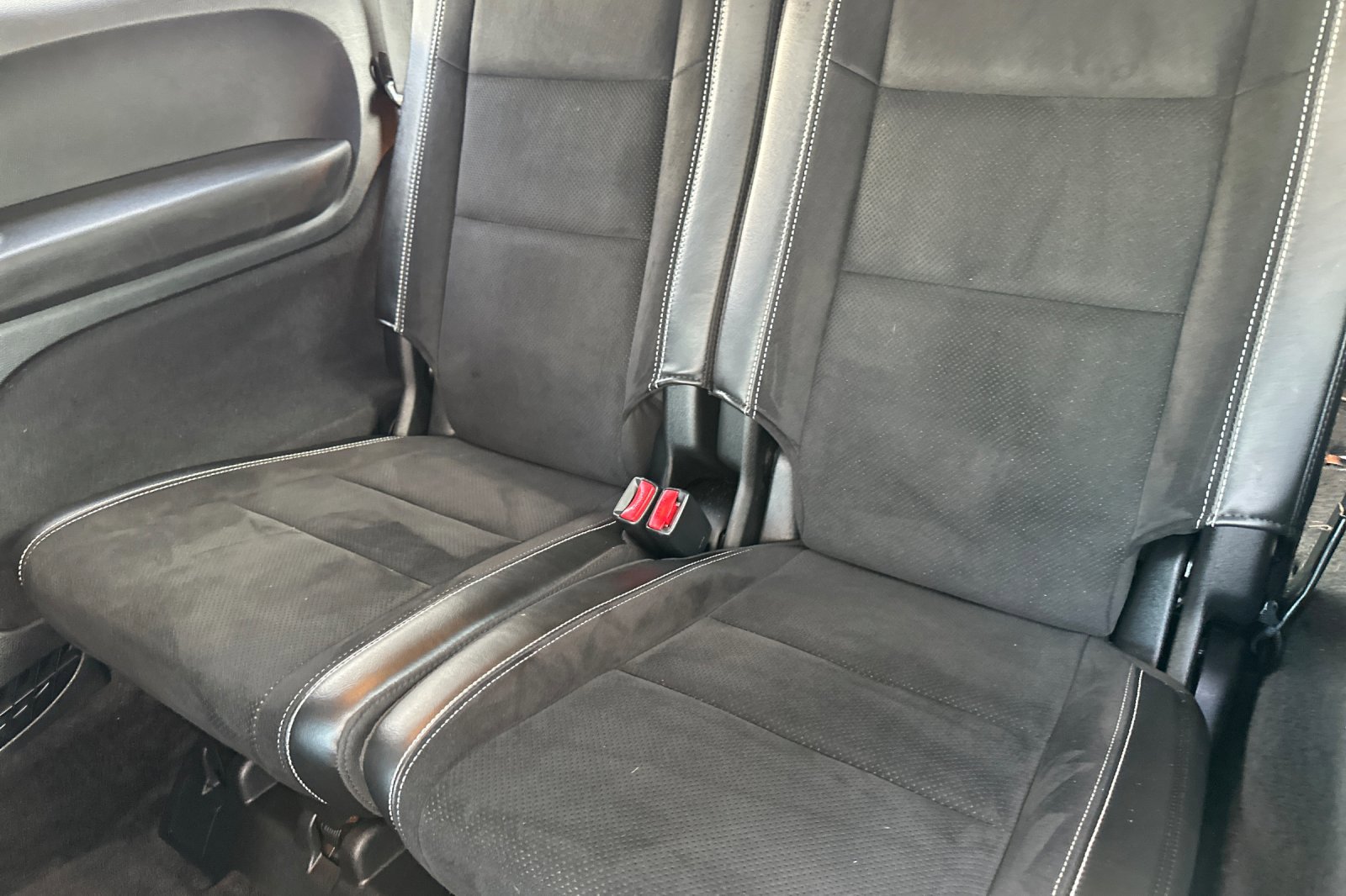 Used 2018 Dodge Durango SRT w/ SRT Interior Appearance Group image 18