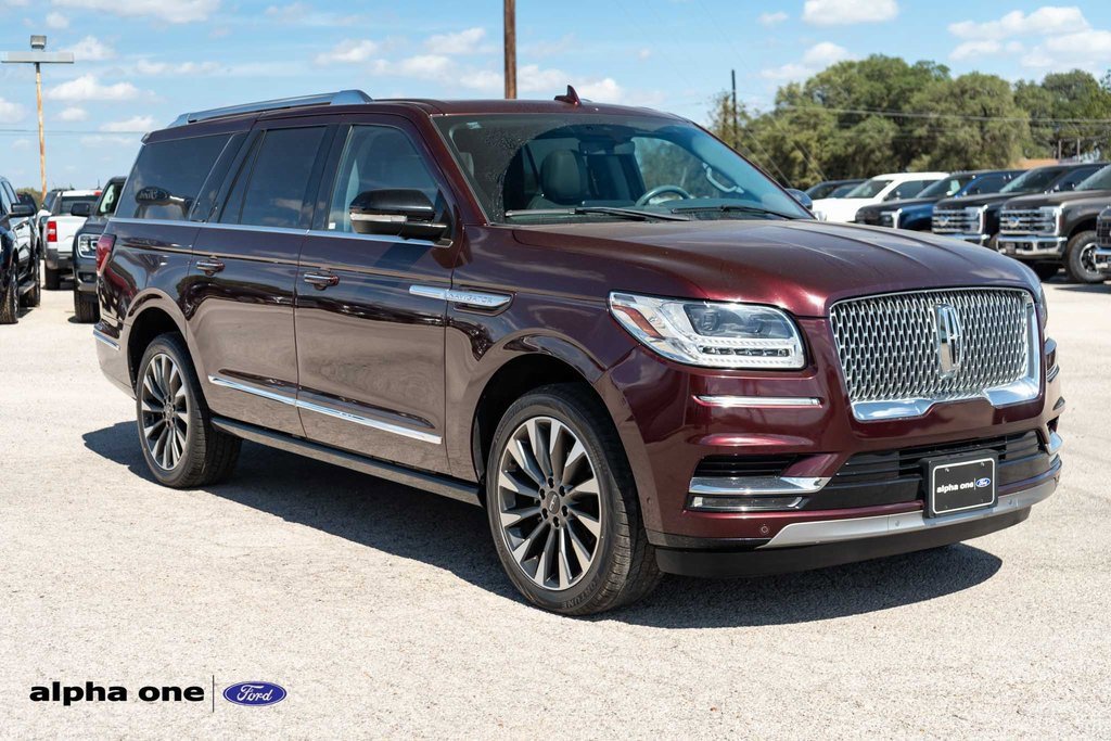 Used 2021 Lincoln Navigator L Reserve image 3