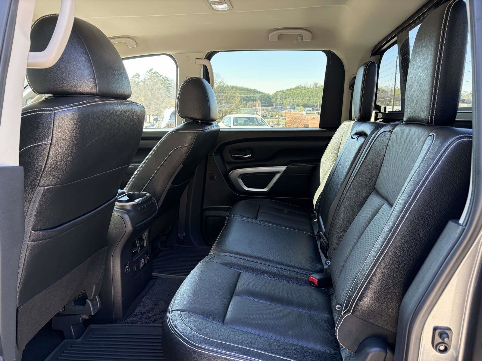 Used 2019 Nissan Titan PRO-4X w/ Pro-4x Convenience Package image 3