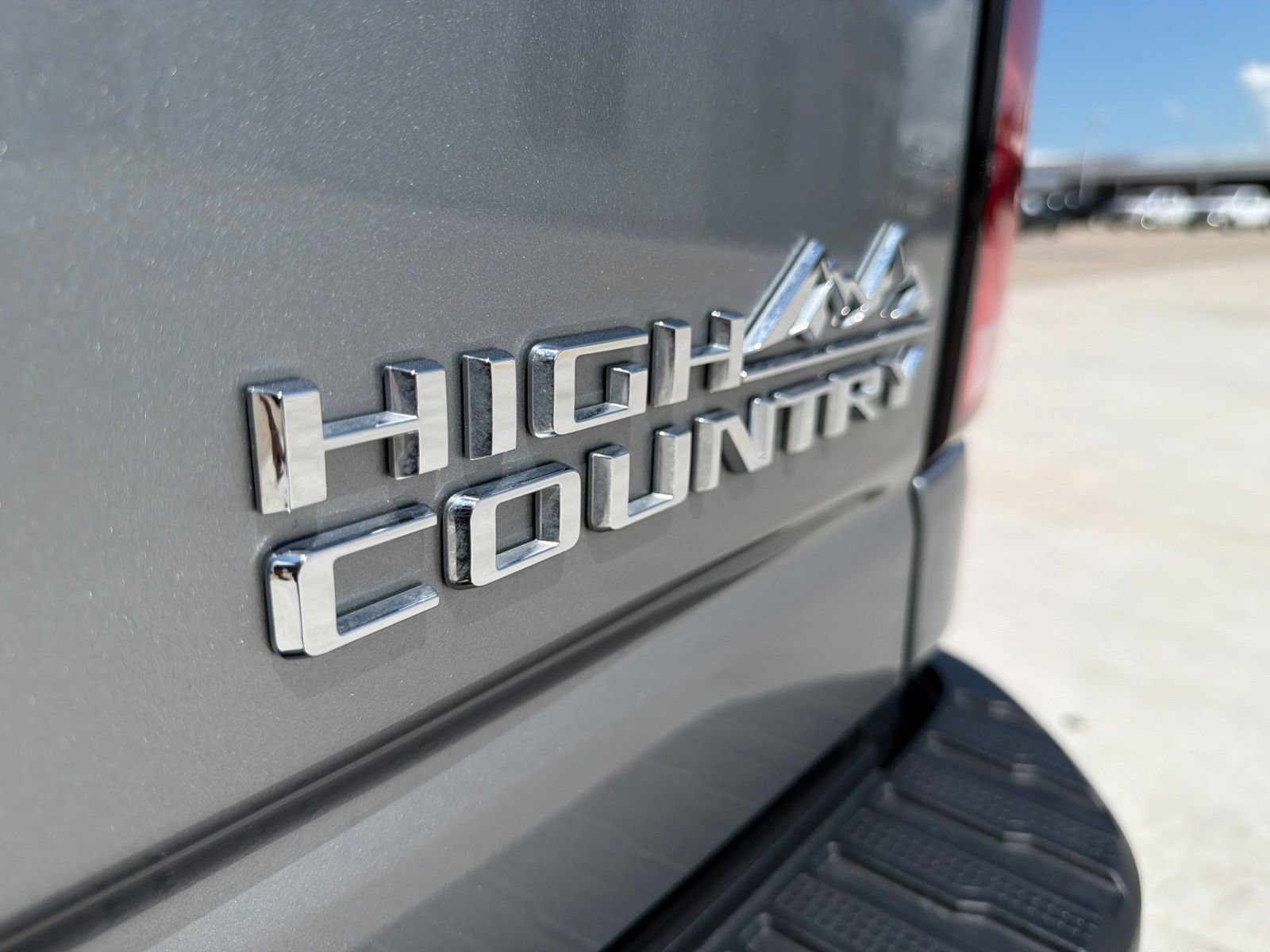 Used 2026 Chevrolet Silverado 2500 High Country w/ High Country Premium Package AWD/4WD image 7