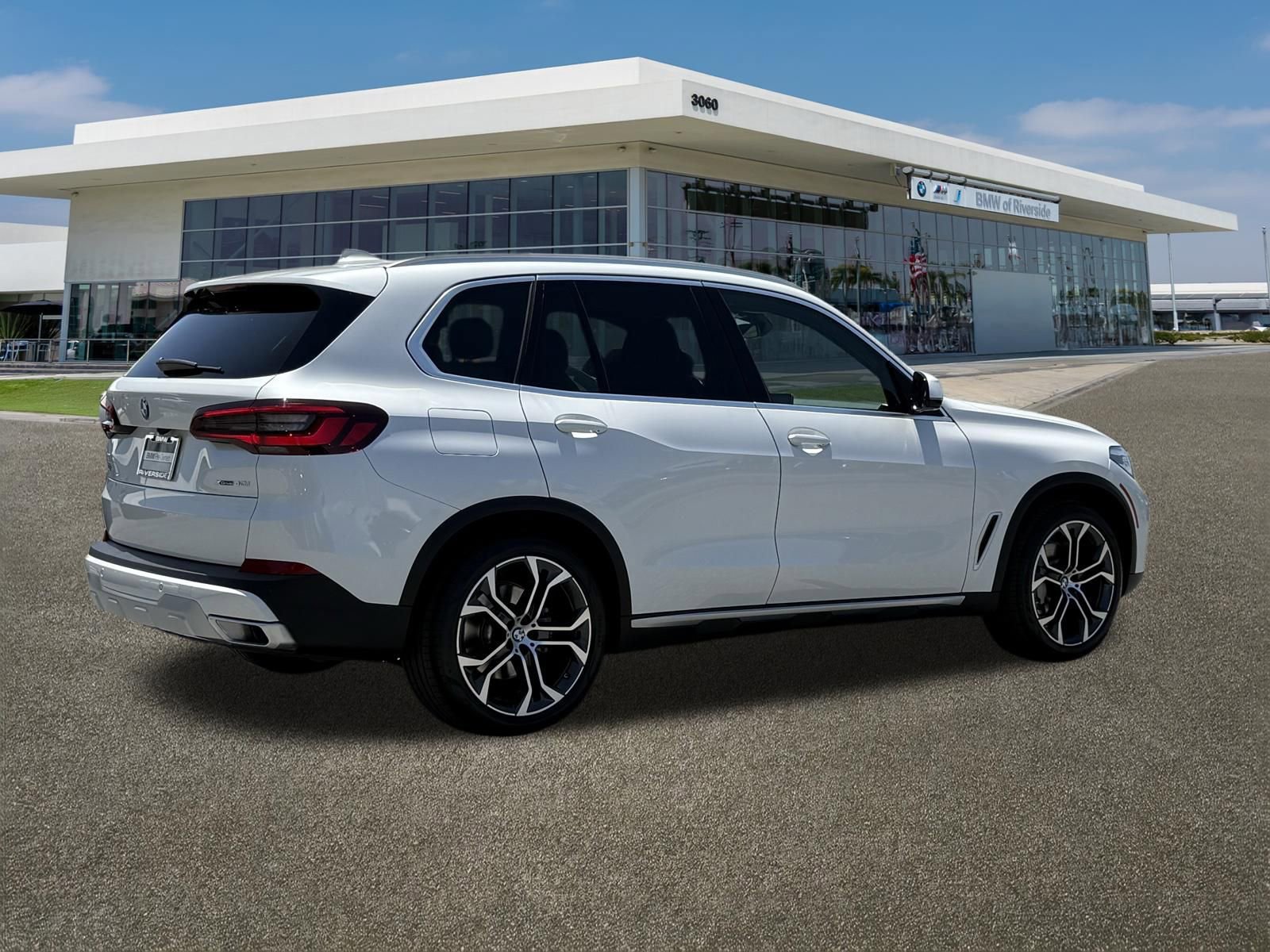 Certified 2023 BMW X5 xDrive40i w/ Premium Package AWD/4WD image 11
