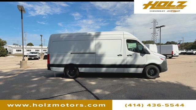 Used 2025 Mercedes-Benz Sprinter 2500 image 9
