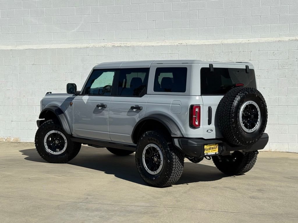 New 2026 Ford Bronco Badlands w/ Sasquatch Package AWD/4WD image 3