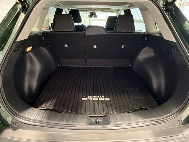 Certified 2022 Toyota Corolla Cross LE w/ Moonroof Package AWD/4WD image 21