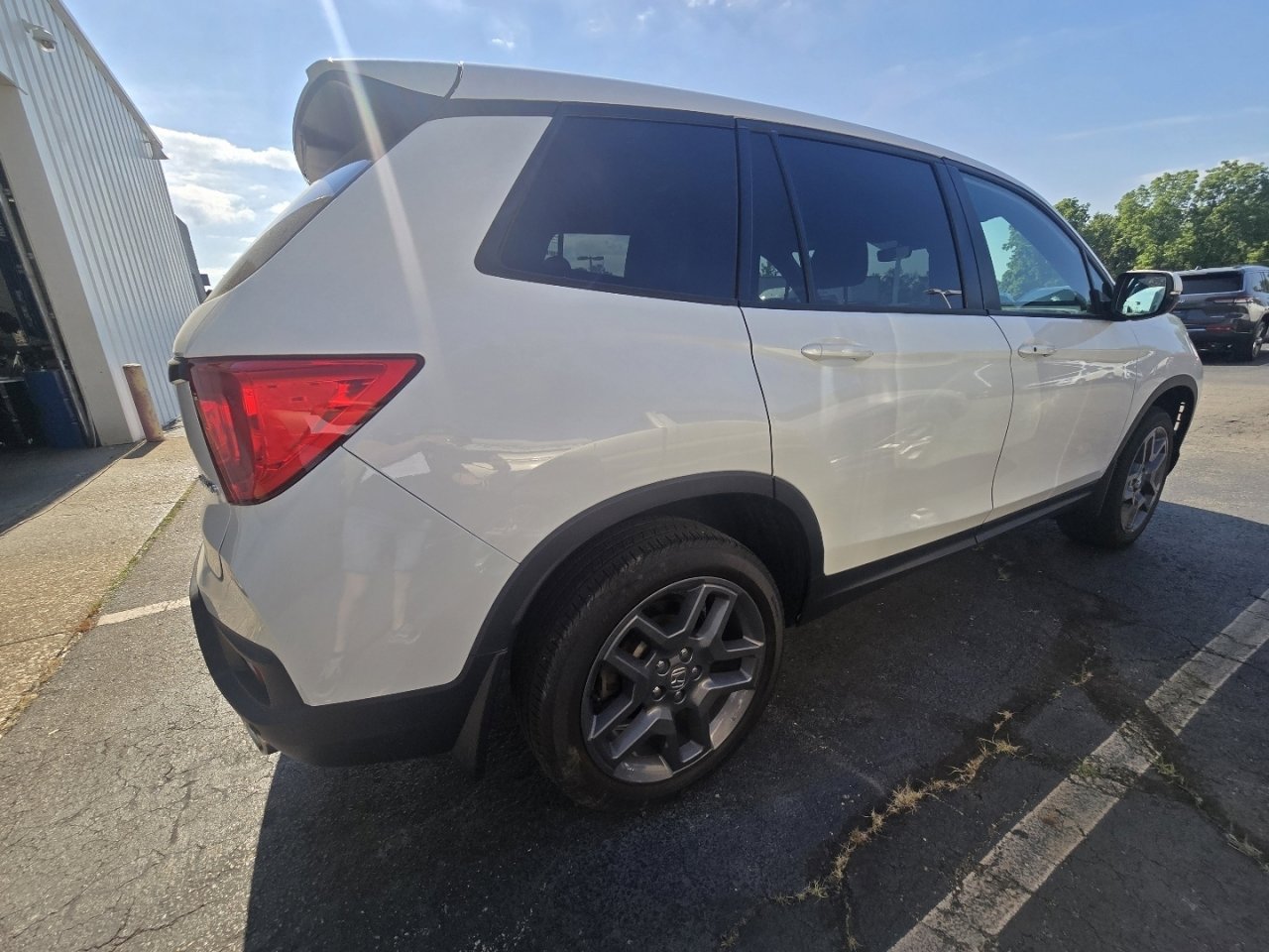 Used 2023 Honda Passport EX-L image 3