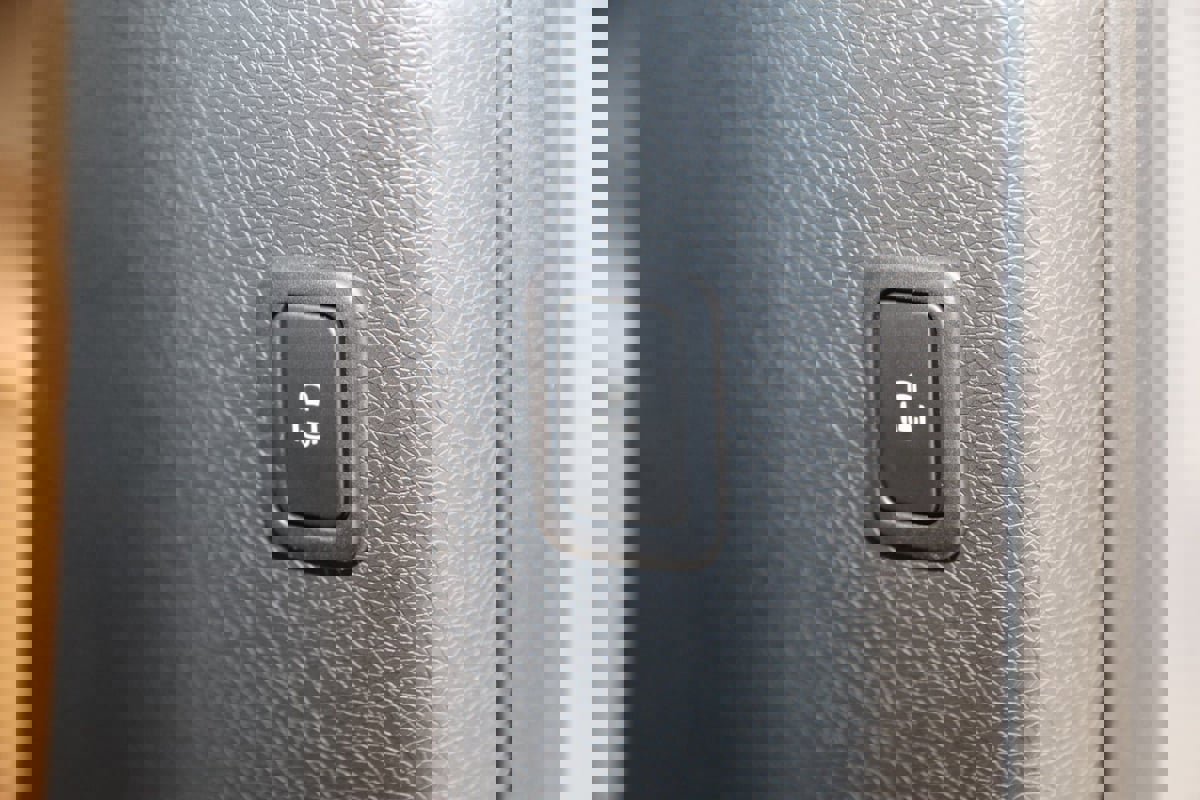 Used 2025 Volkswagen ID. Buzz Pro S image 16