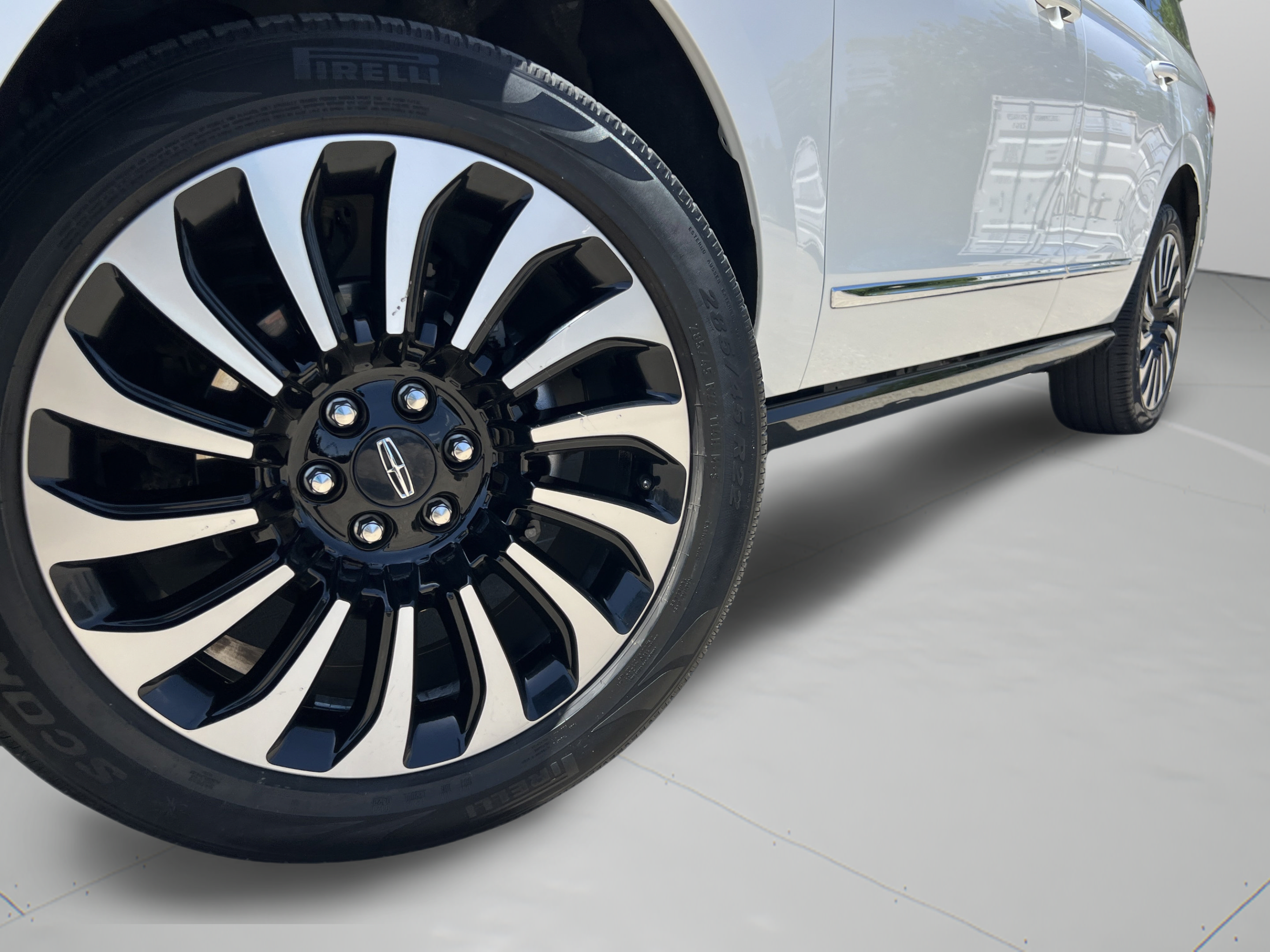 Used 2023 Lincoln Navigator Black Label AWD/4WD image 32