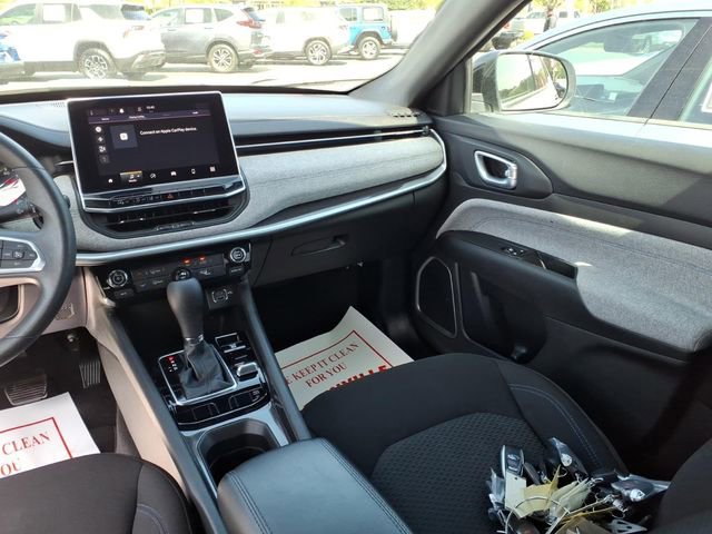 Used 2023 Jeep Compass Sport image 11