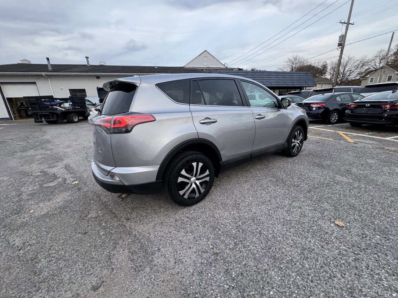 Used 2018 Toyota RAV4 LE w/ All Weather Liner Package image 8