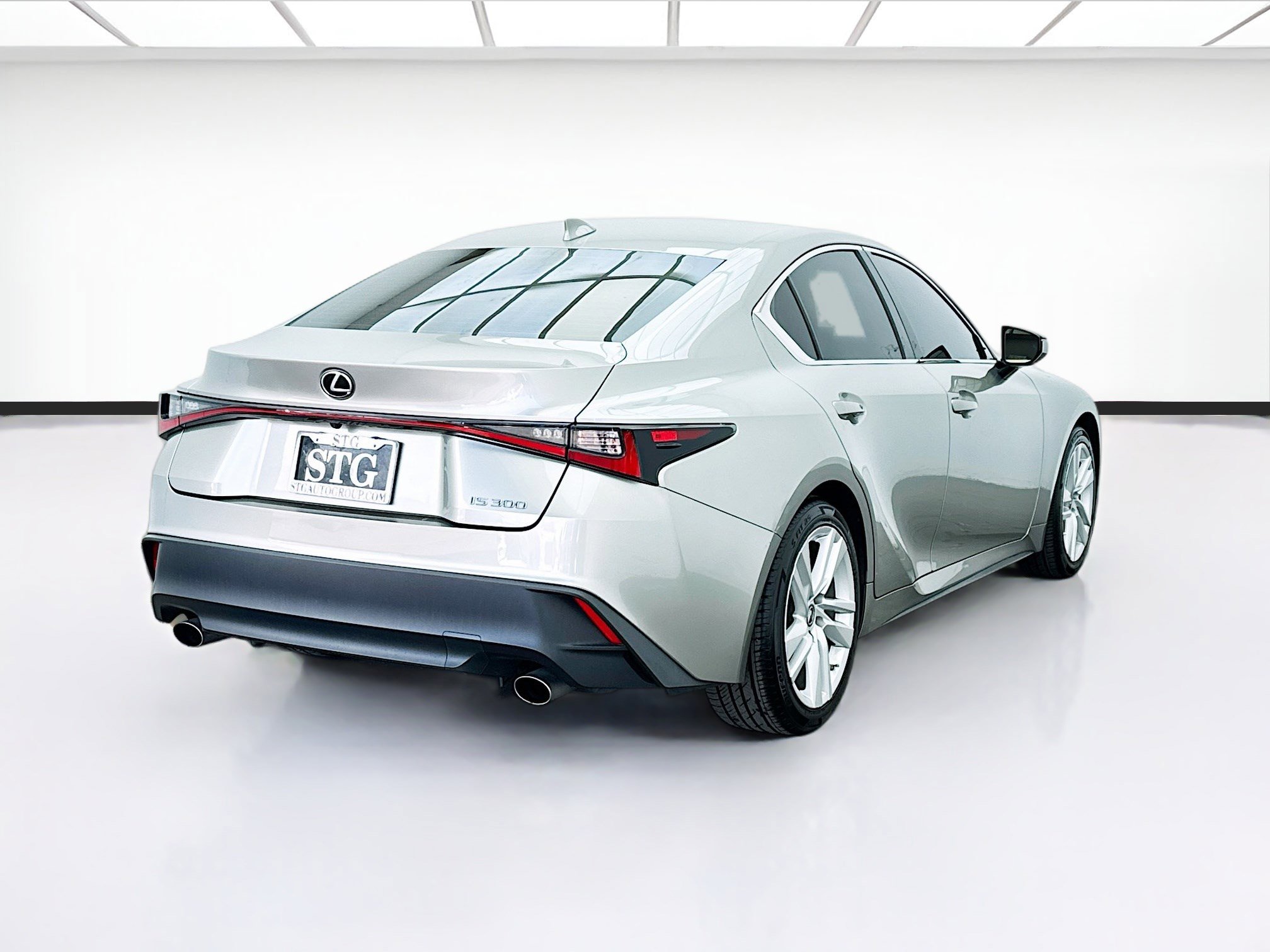 Used 2021 Lexus IS 300 w/ Accessory Package 2 image 4