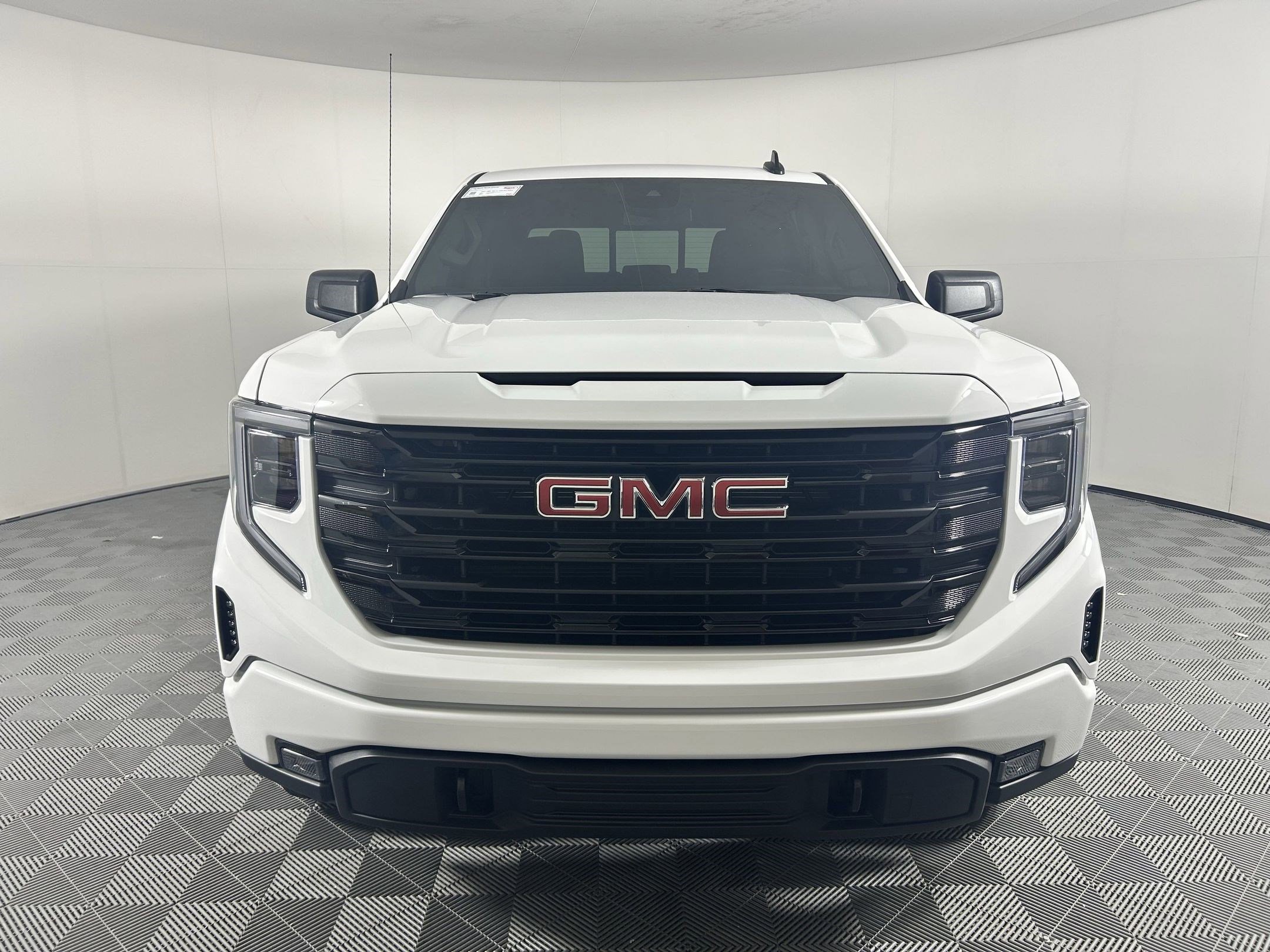 Used 2025 GMC Sierra 1500 Elevation w/ Preferred Package image 4