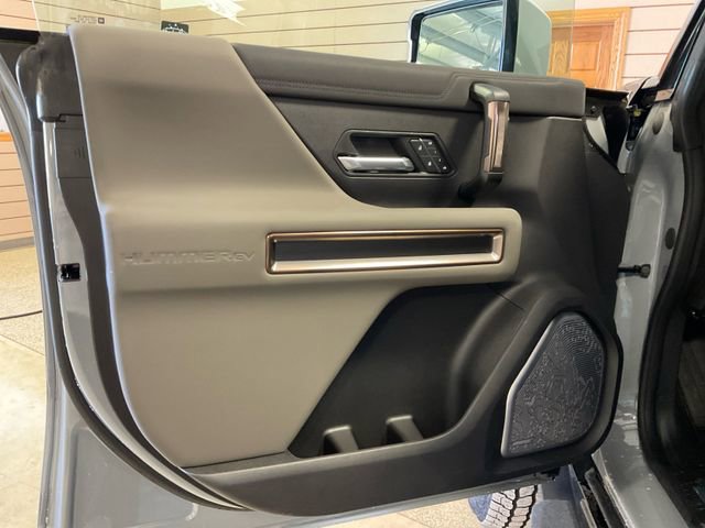Used 2025 GMC Hummer EV 2X w/ LPO, Illumination Package image 19