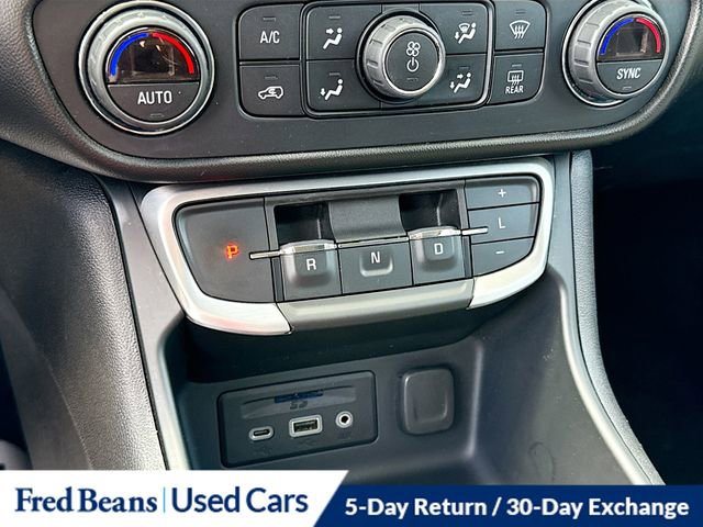 Used 2022 GMC Terrain SLT image 19