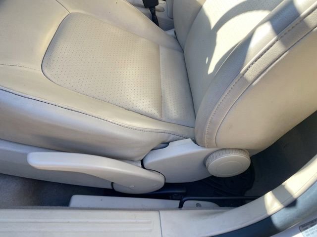 Used 2009 Volkswagen Beetle Coupe image 12