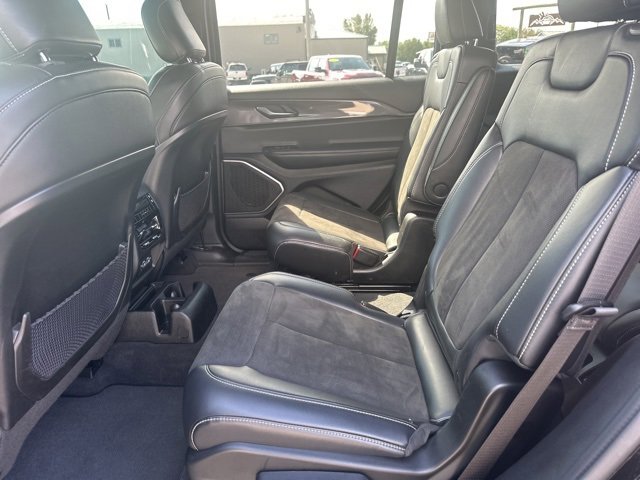 Used 2022 Jeep Grand Cherokee L Laredo image 17