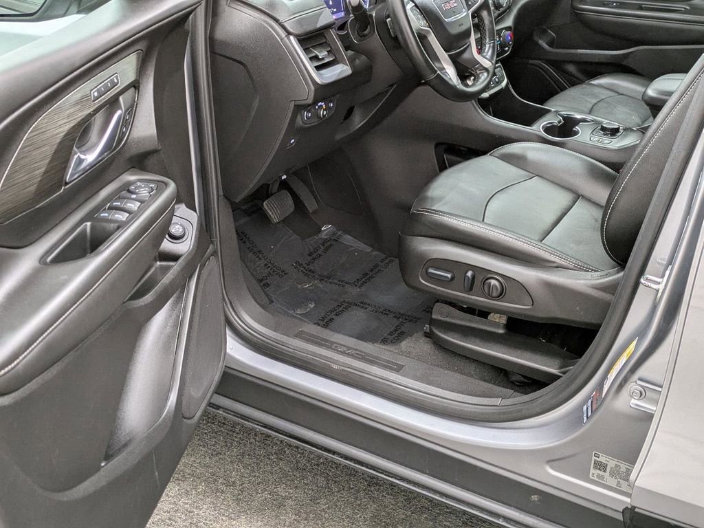 Used 2024 GMC Terrain SLT AWD/4WD image 25
