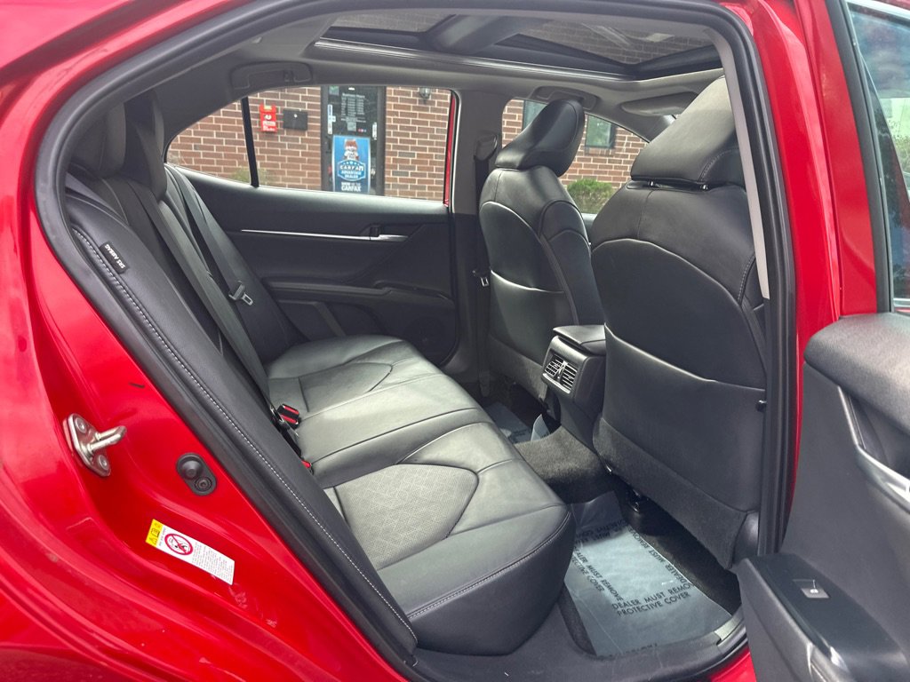 Used 2019 Toyota Camry XSE image 16