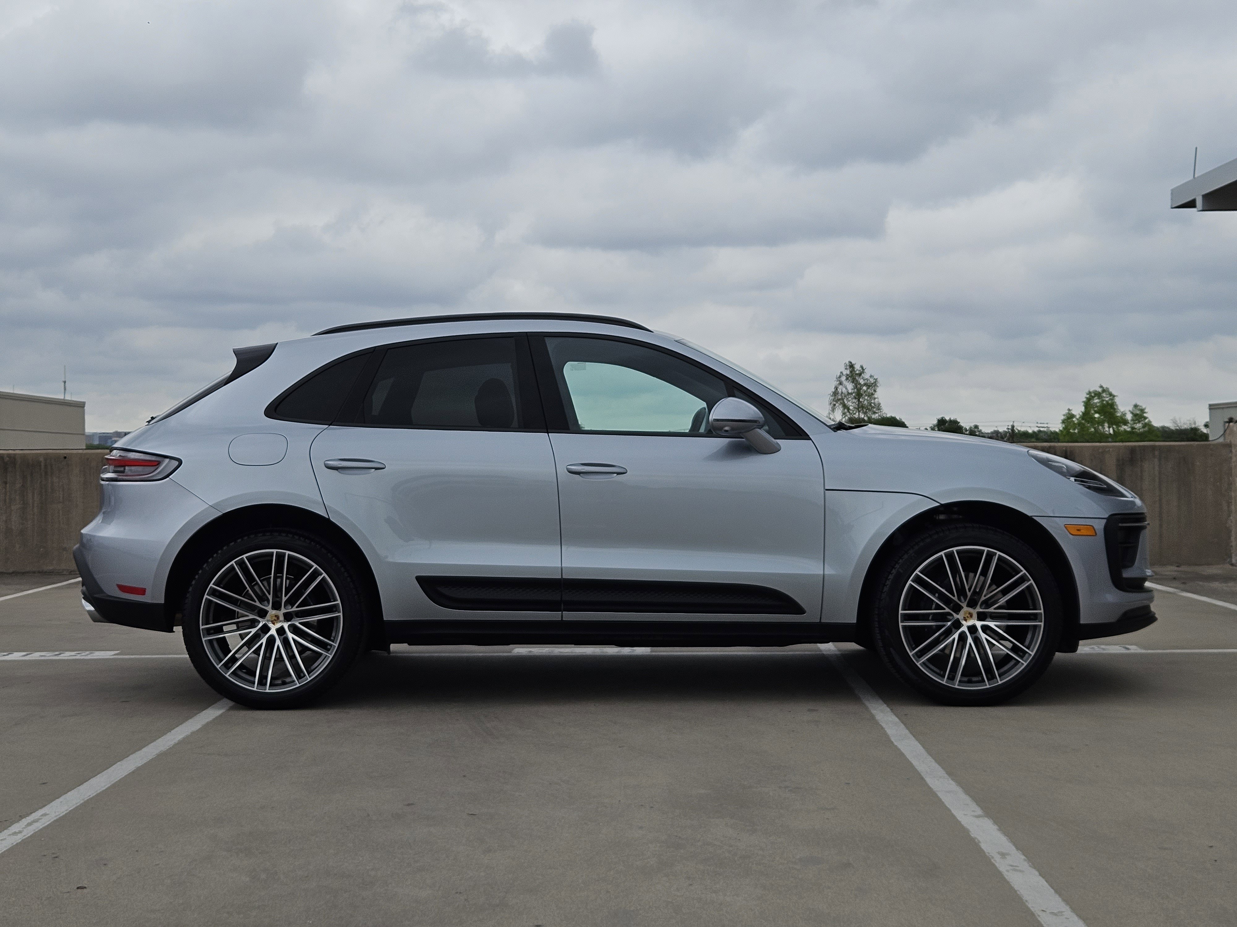 Certified 2026 Porsche Macan image 9