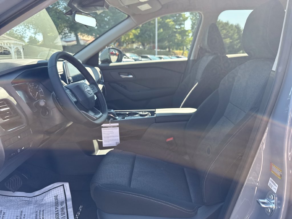 Certified 2026 Nissan Rogue SV AWD/4WD image 11