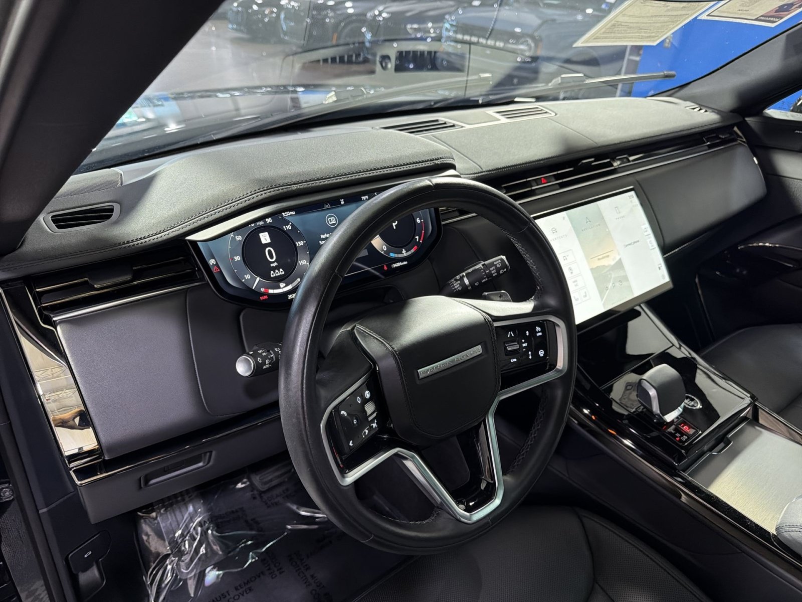 Used 2025 Land Rover Range Rover Sport SE AWD/4WD image 19