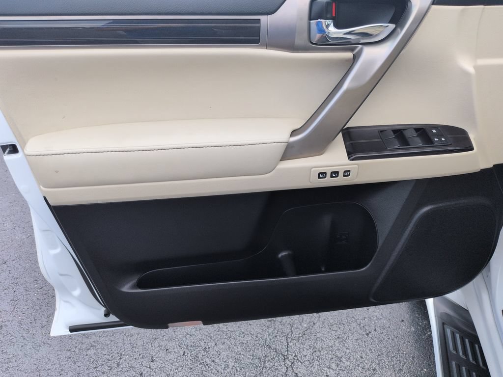 Used 2021 Lexus GX 460 Premium w/ Premium Package AWD/4WD image 10