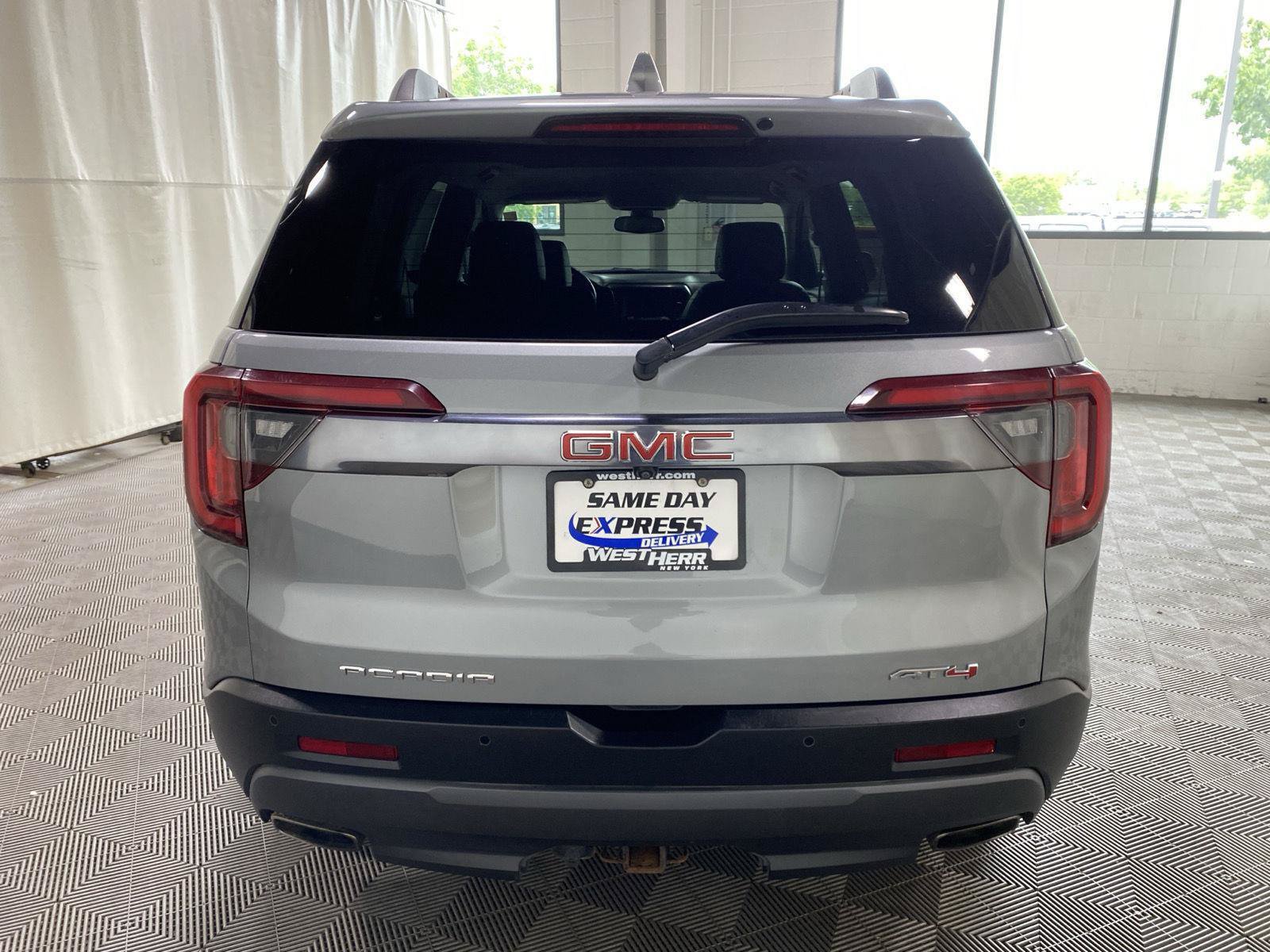 Used 2023 GMC Acadia AT4 w/ Preferred Package AWD/4WD image 8