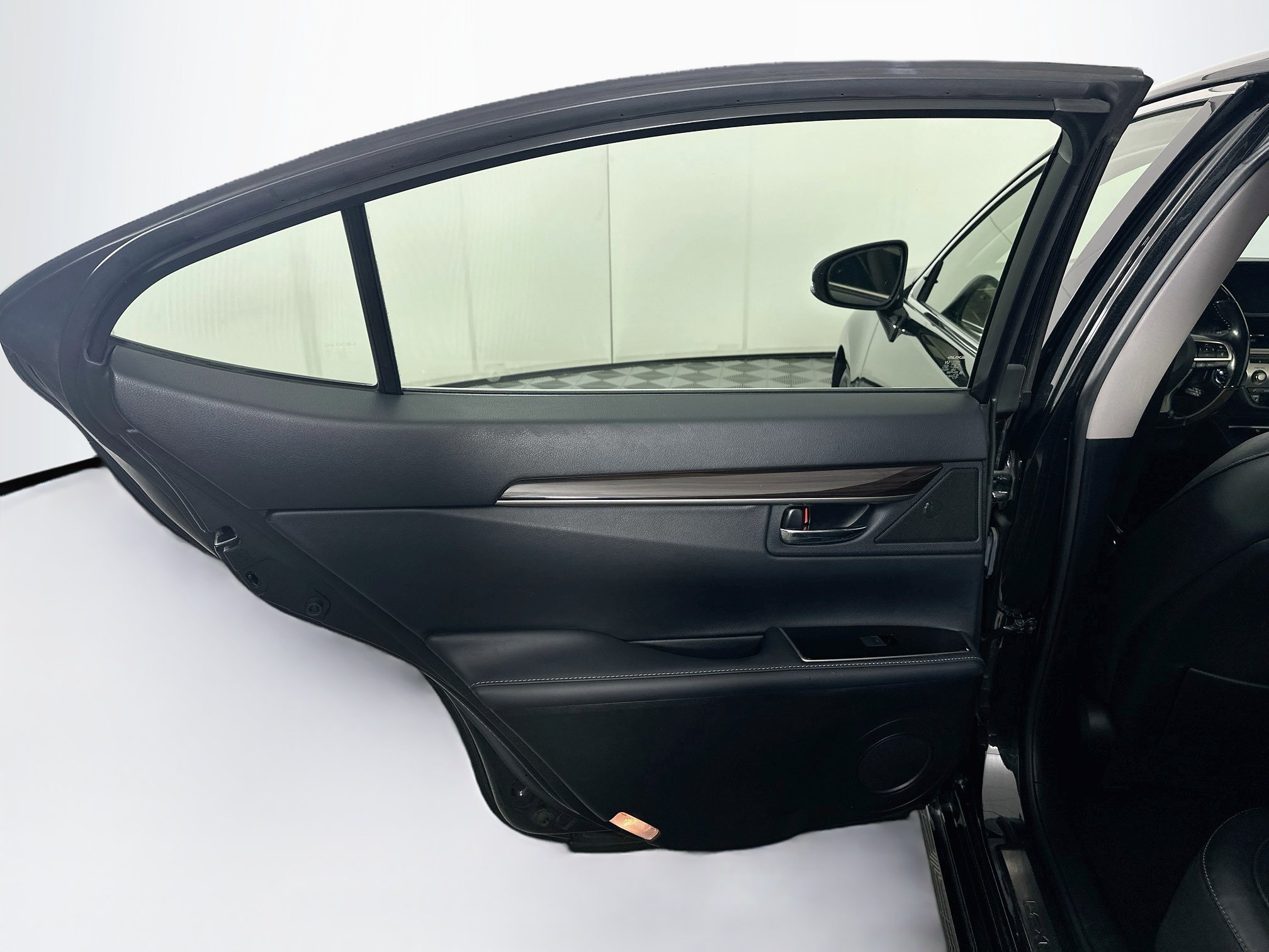 Used 2017 Lexus ES 300h FWD image 27