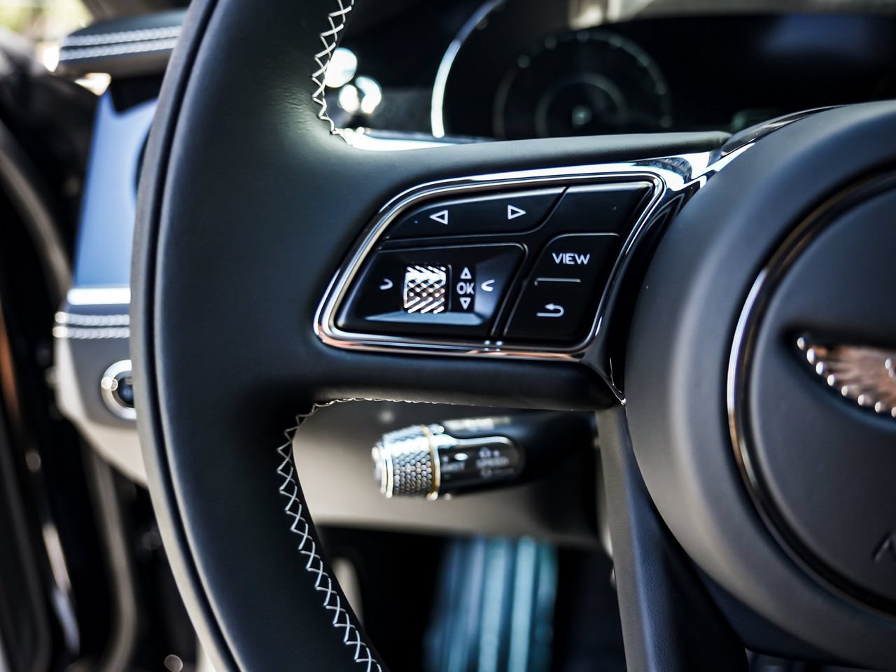 Used 2025 Bentley Flying Spur Plug-In Hybrid AWD/4WD image 20