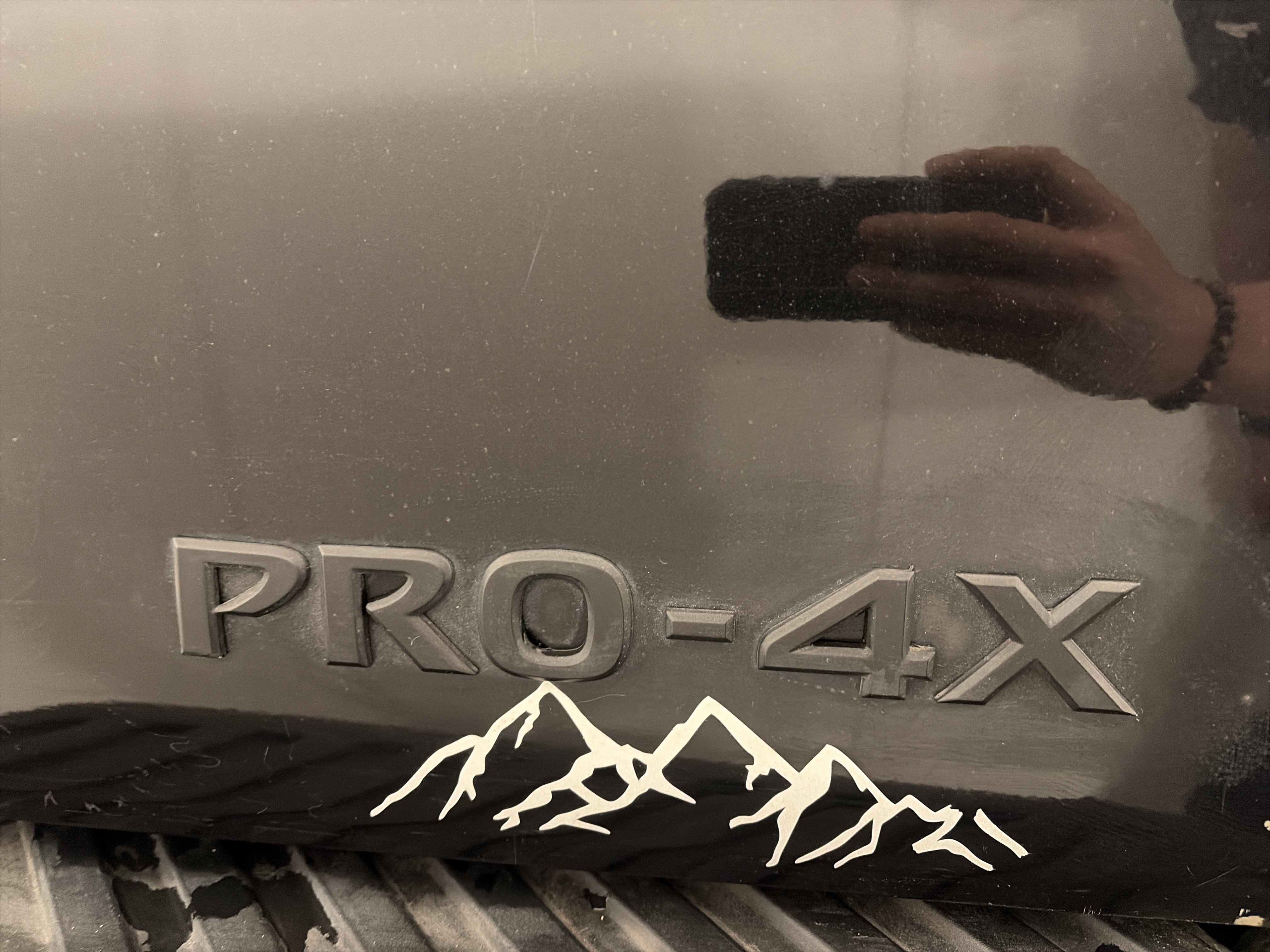 Used 2010 Nissan Titan PRO-4X w/ Pro-4x Leather Pkg image 27